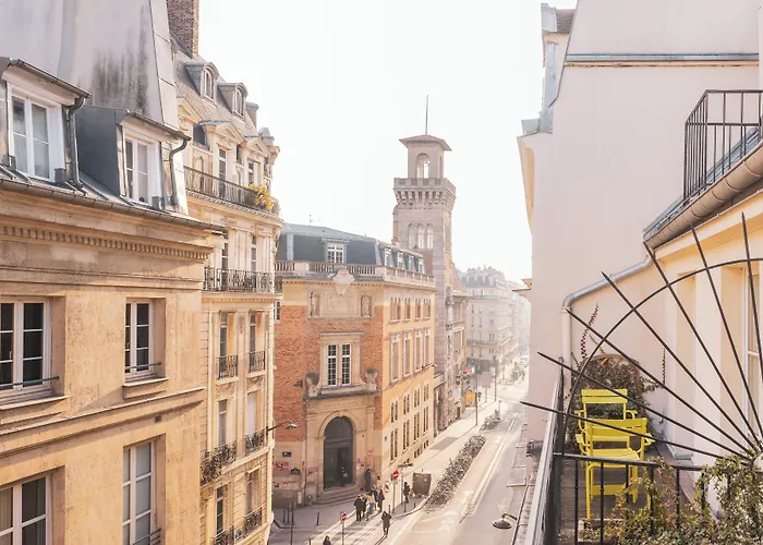 Le PetitHotel Parigi